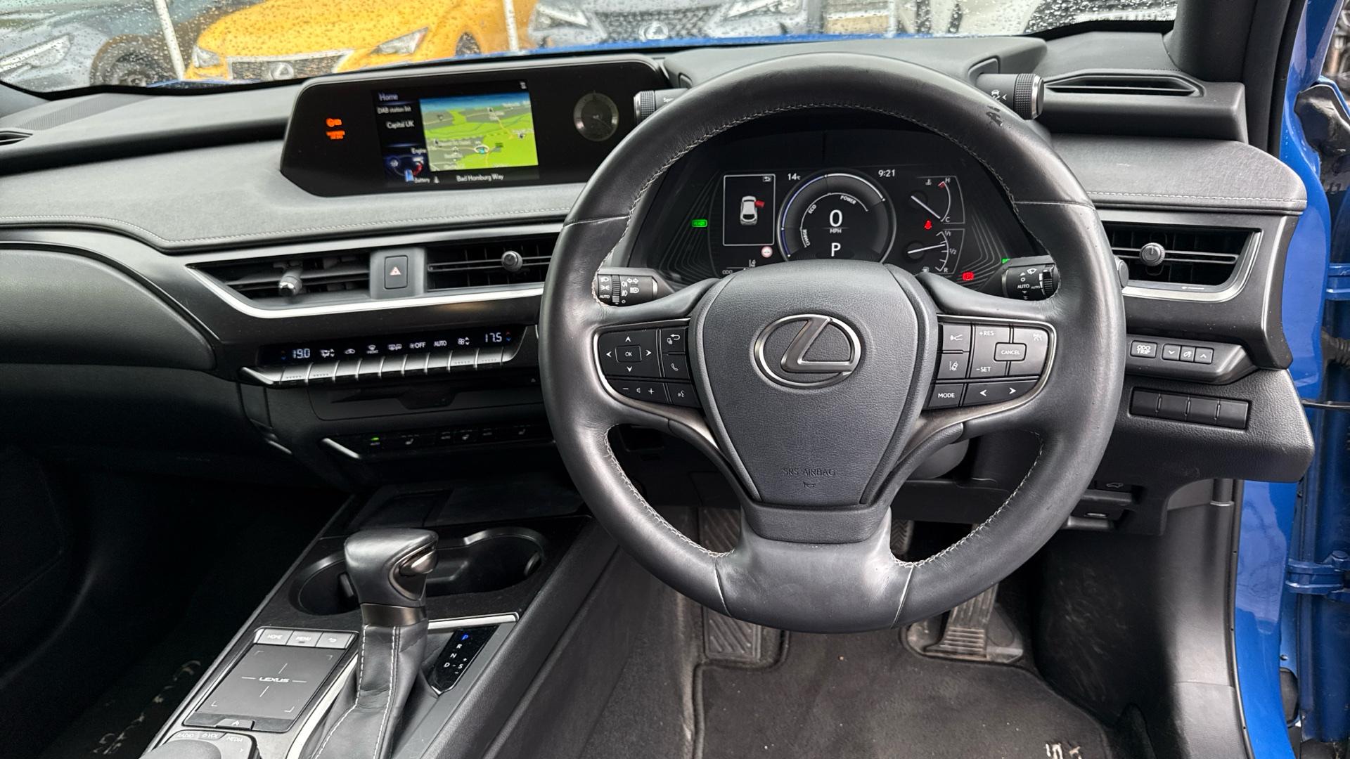 Lexus UX