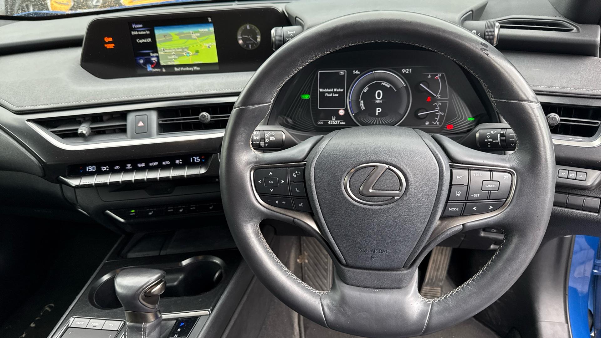Lexus UX