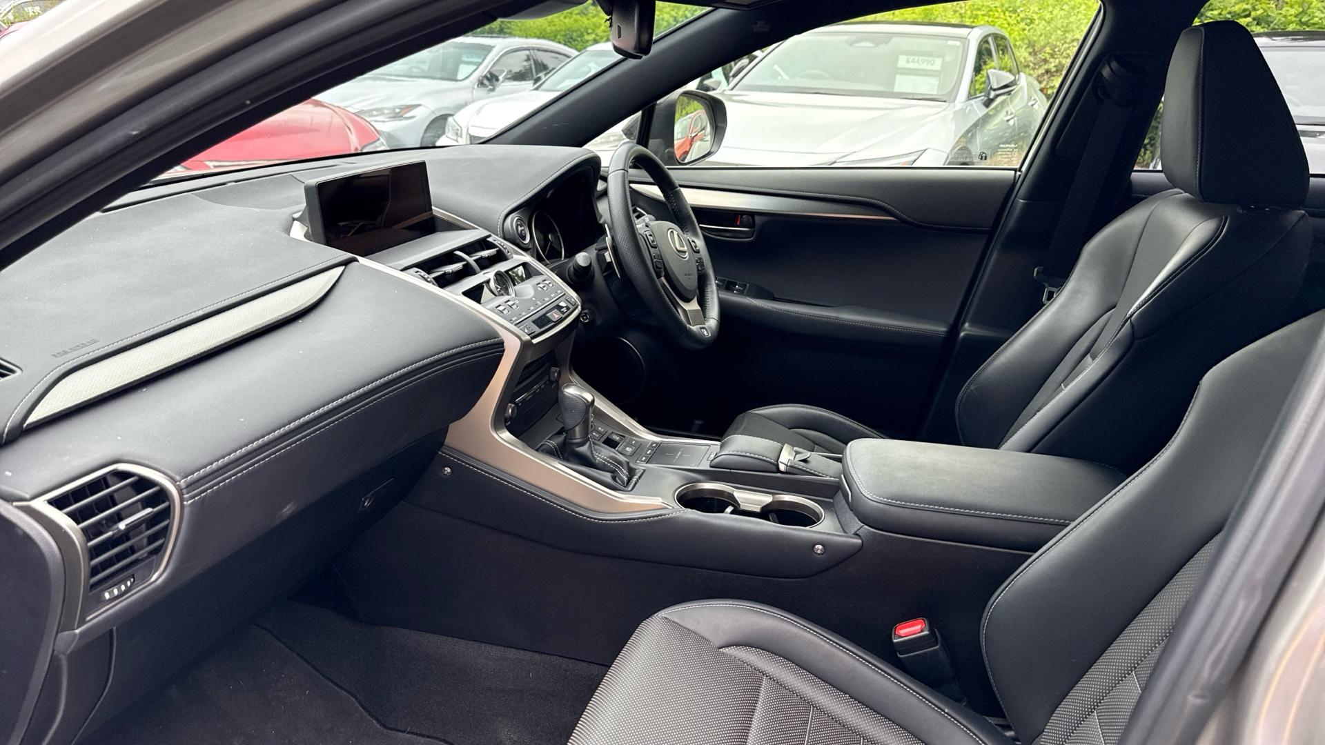 Lexus NX 300h