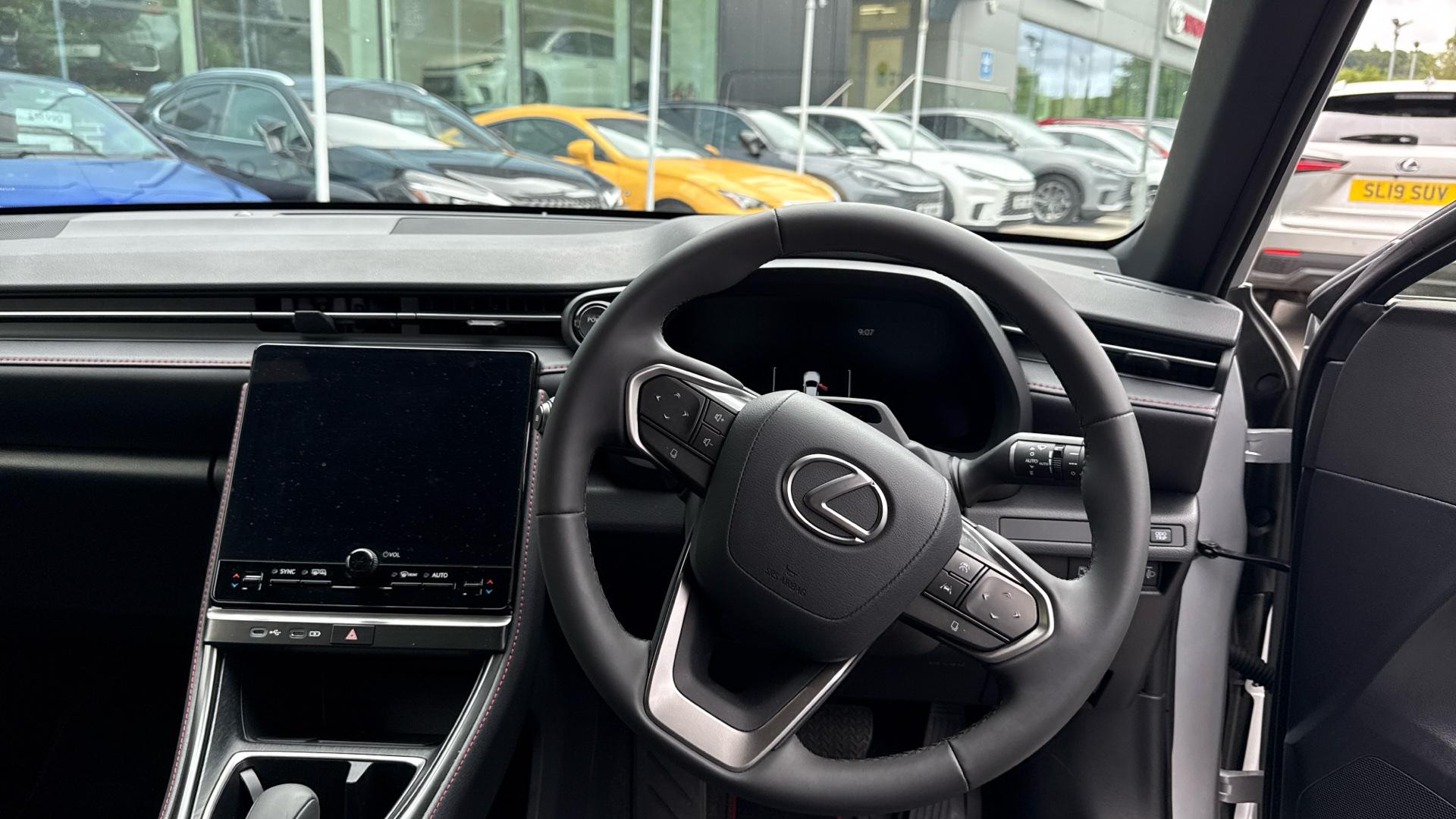 Lexus LBX