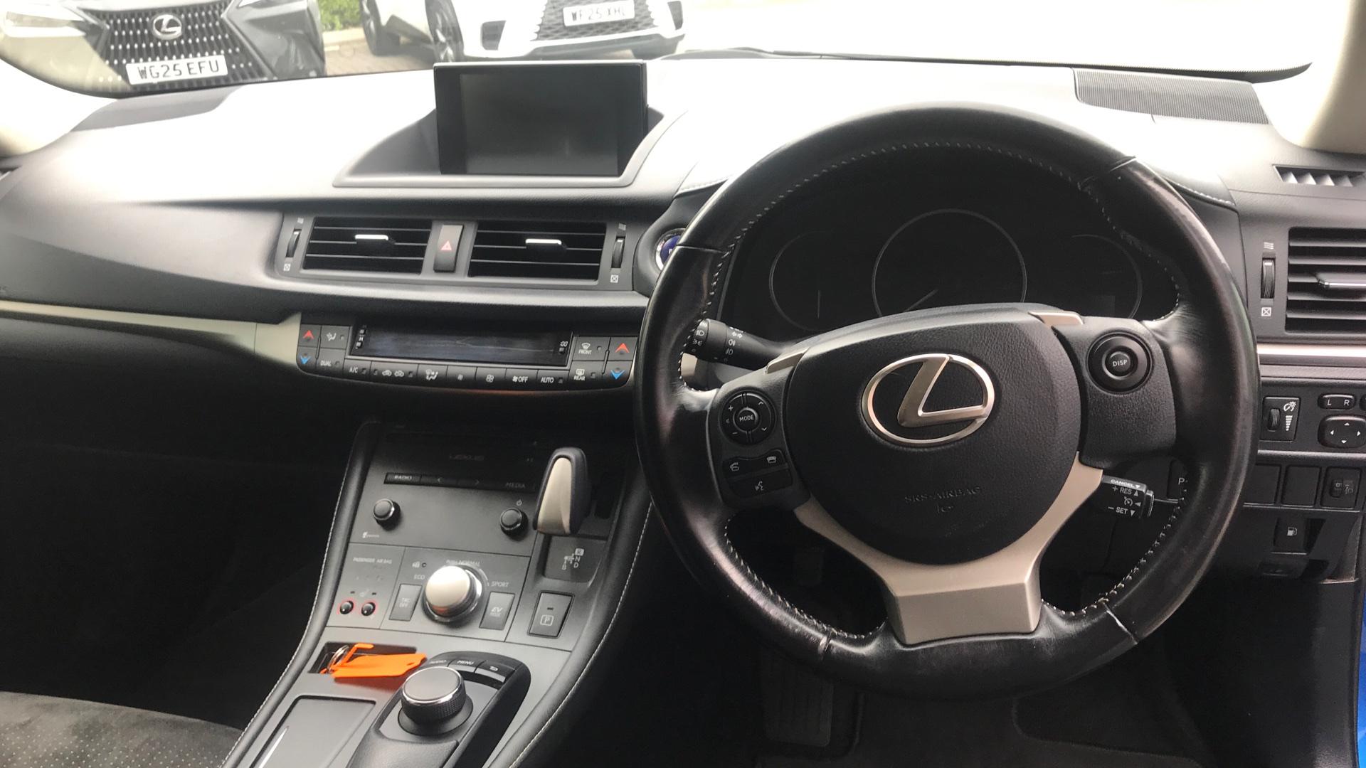 Lexus CT 200h