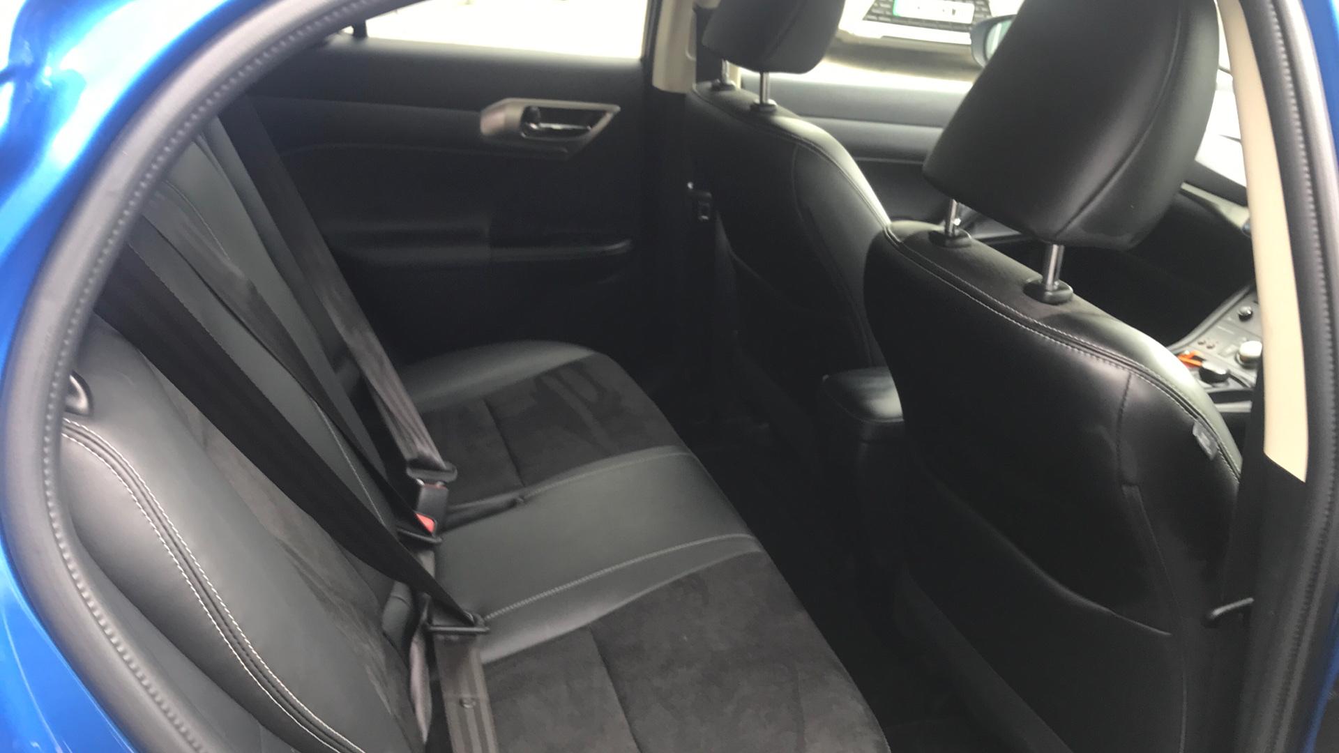 Lexus CT 200h
