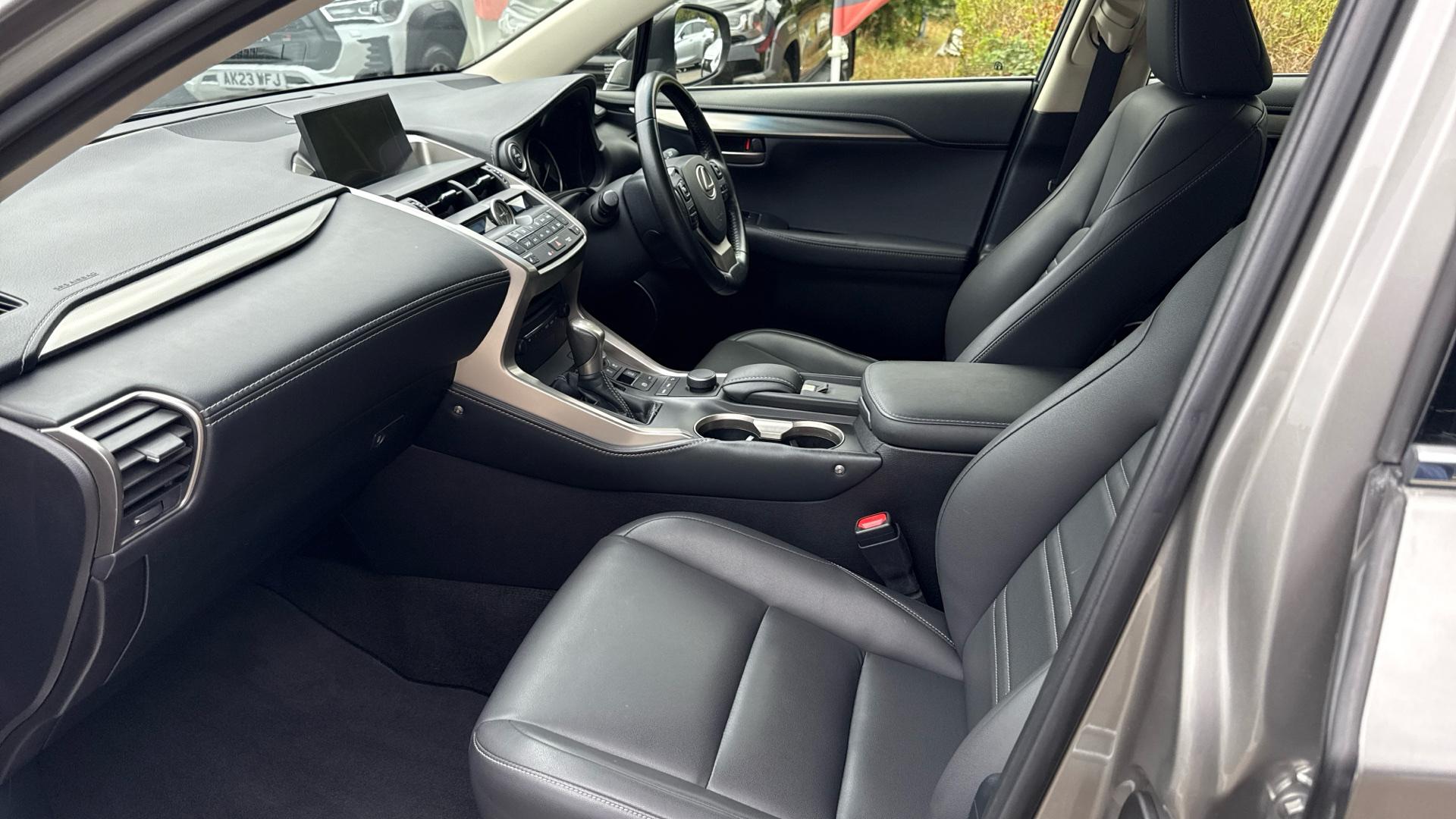Lexus NX 300h