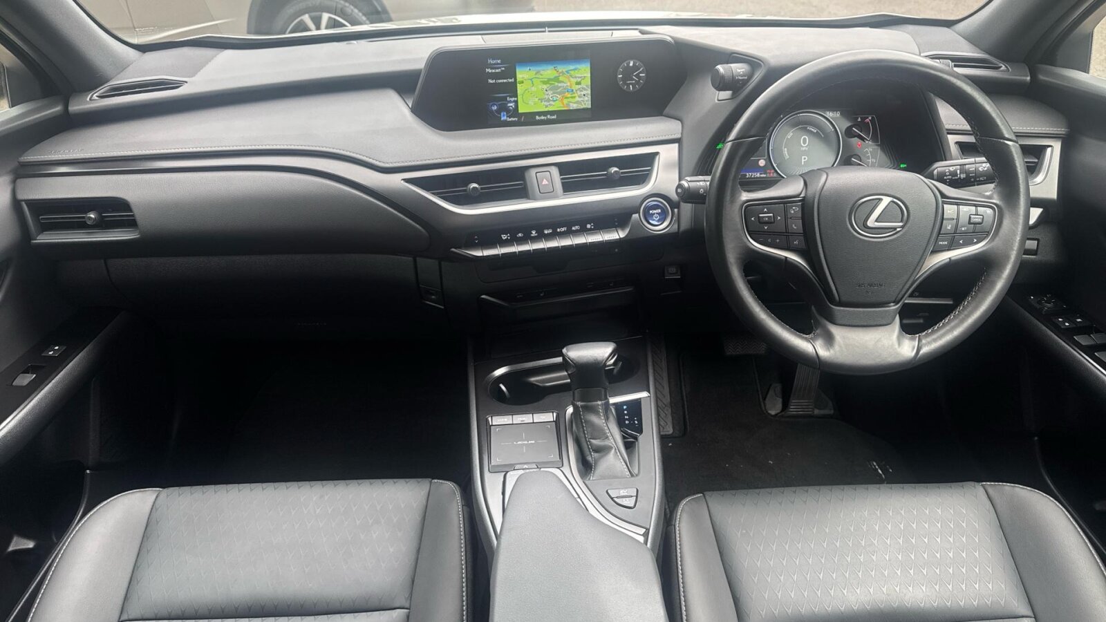 Lexus UX