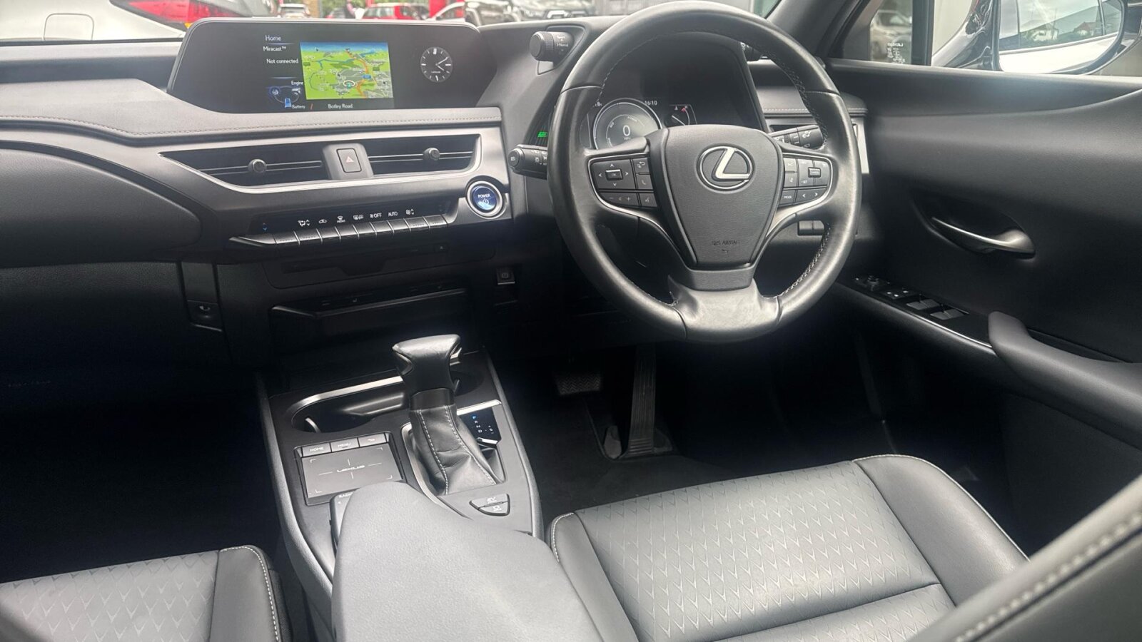 Lexus UX