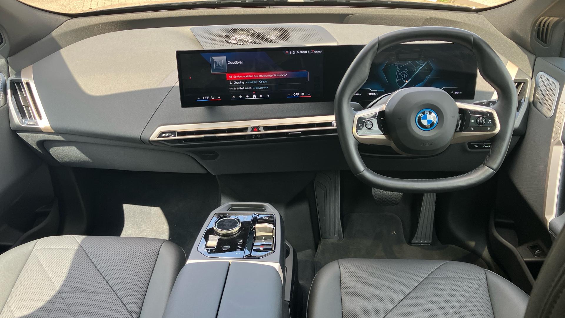 BMW iX