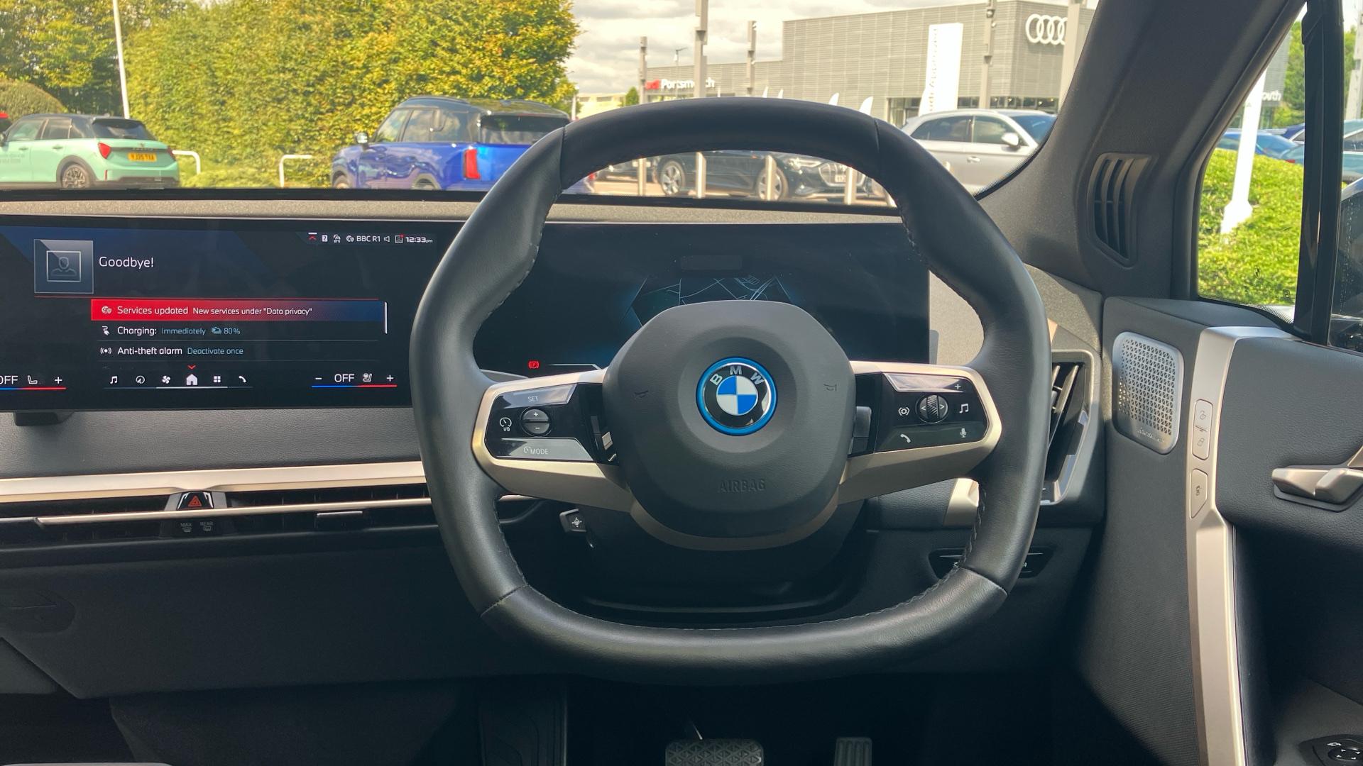 BMW iX