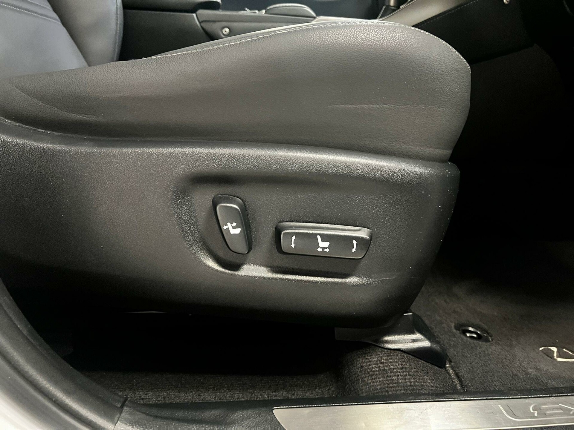 Lexus NX 300h