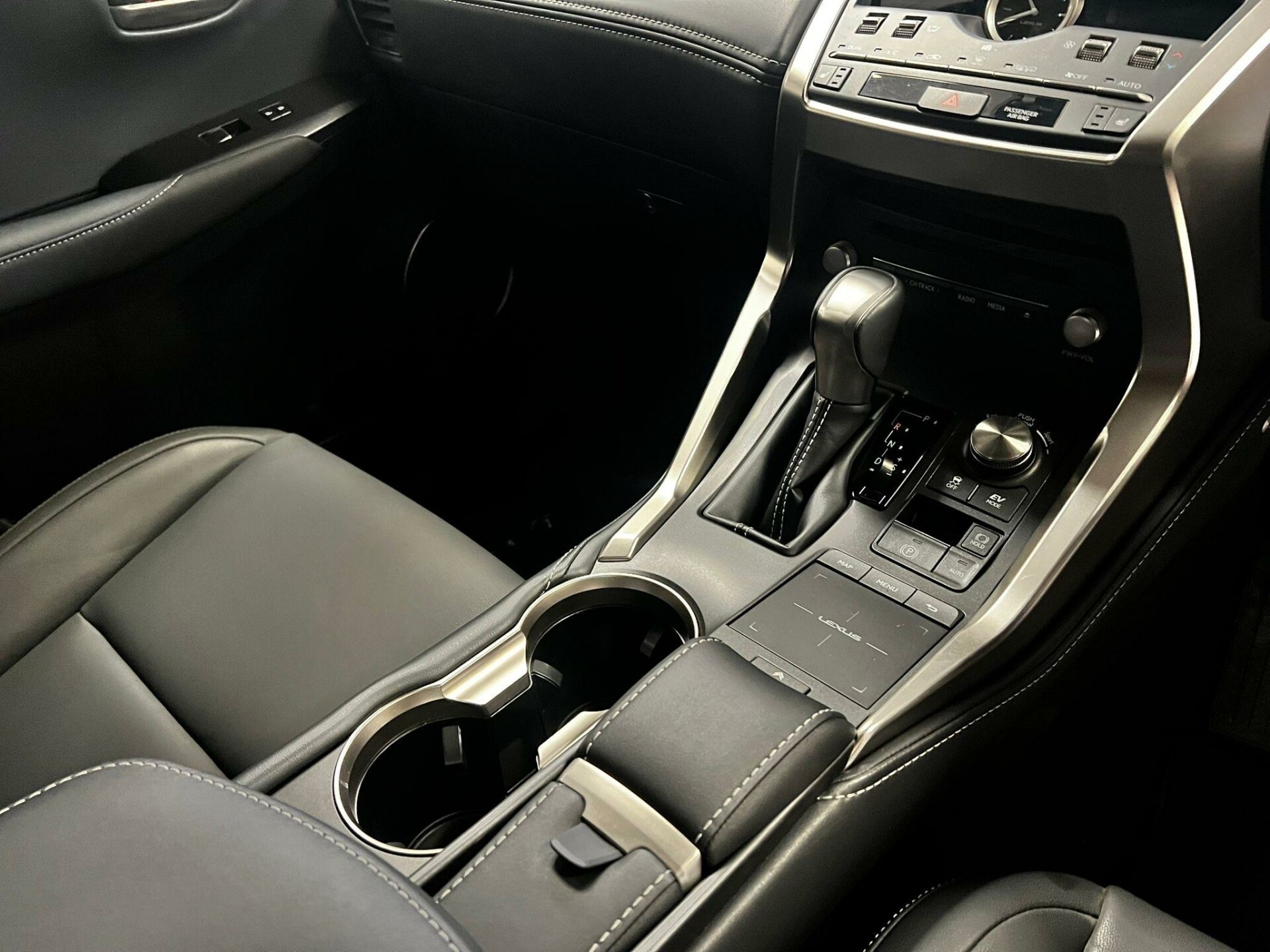 Lexus NX 300h