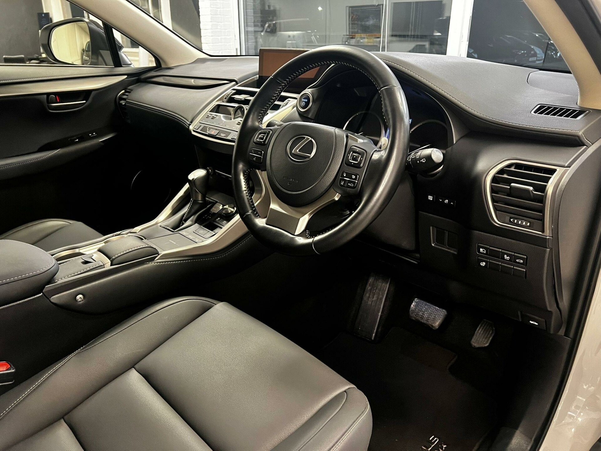 Lexus NX 300h