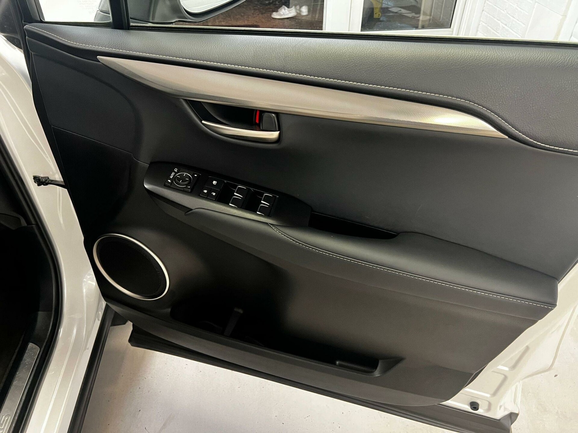 Lexus NX 300h