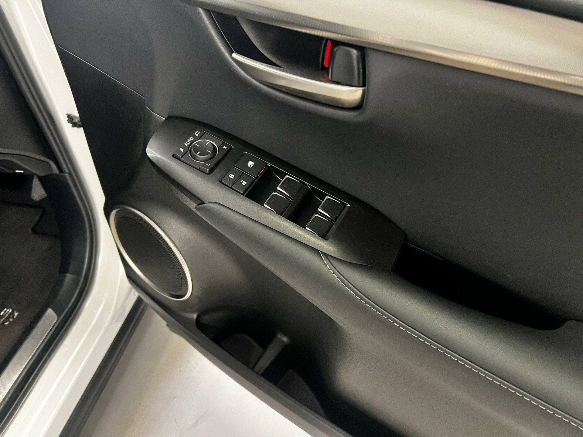 Lexus NX 300h