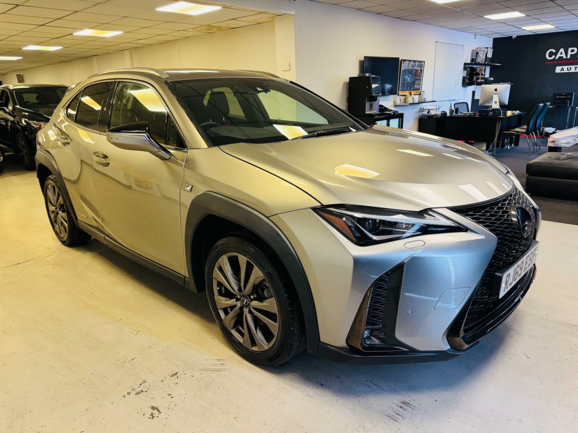 Lexus UX
