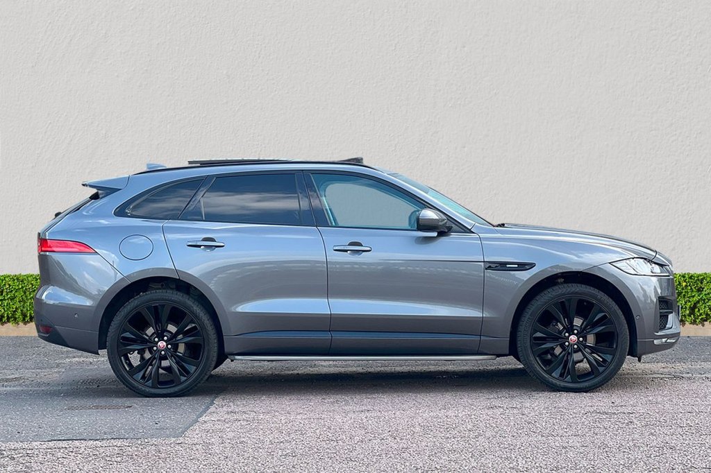 Jaguar F Pace