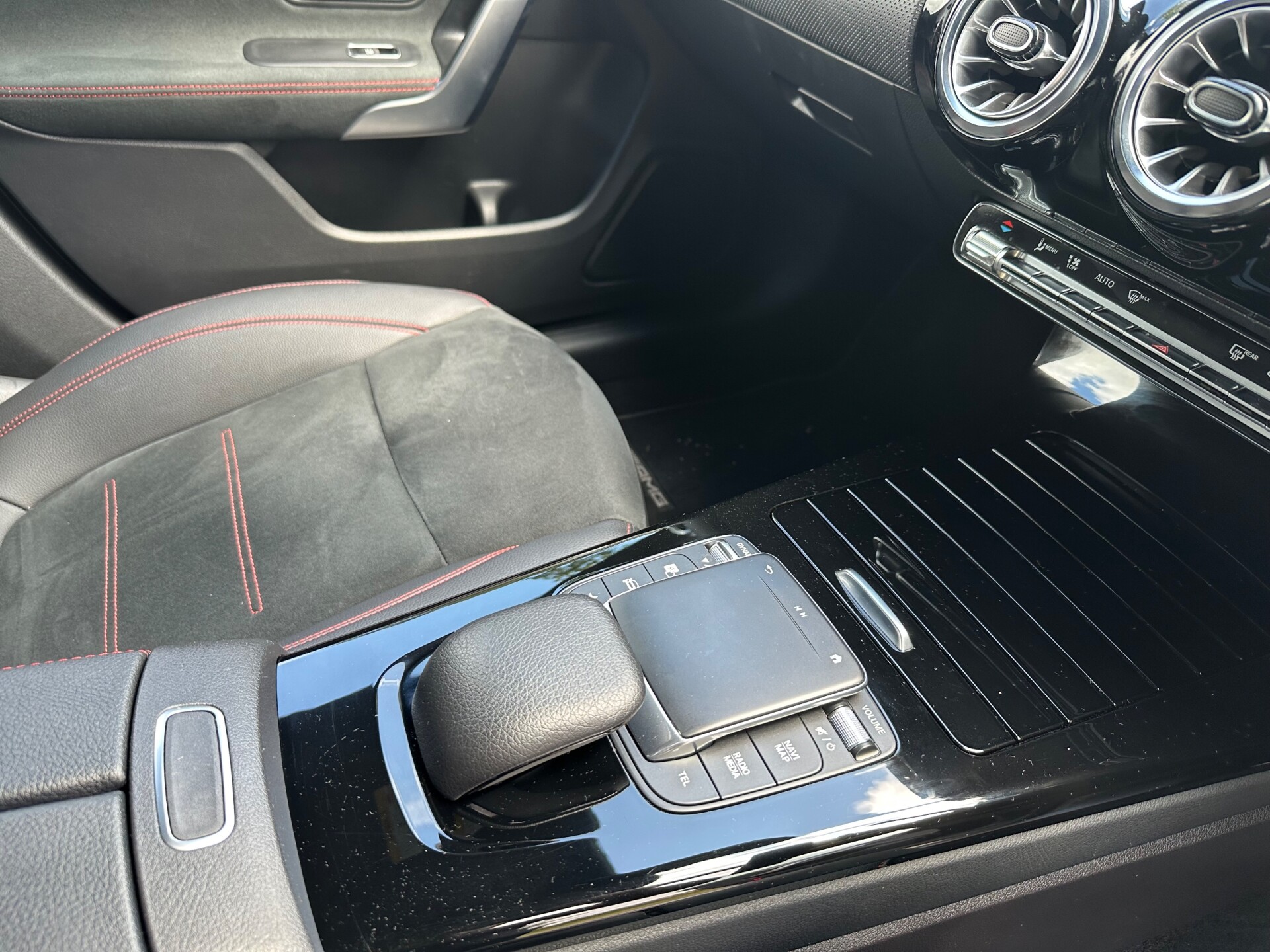 Mercedes Benz CLA