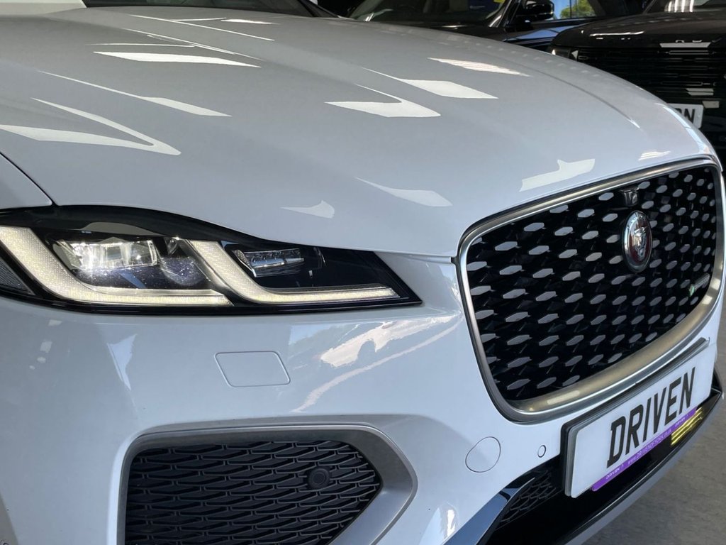 Jaguar F Pace