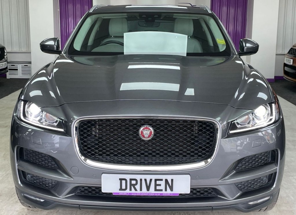 Jaguar F Pace