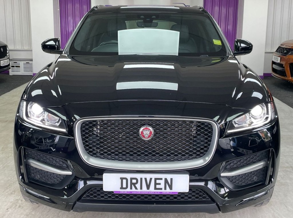 Jaguar F Pace