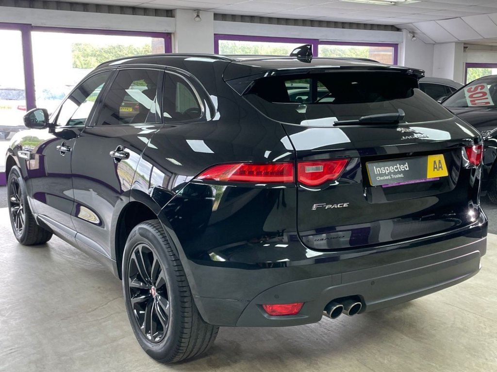 Jaguar F Pace