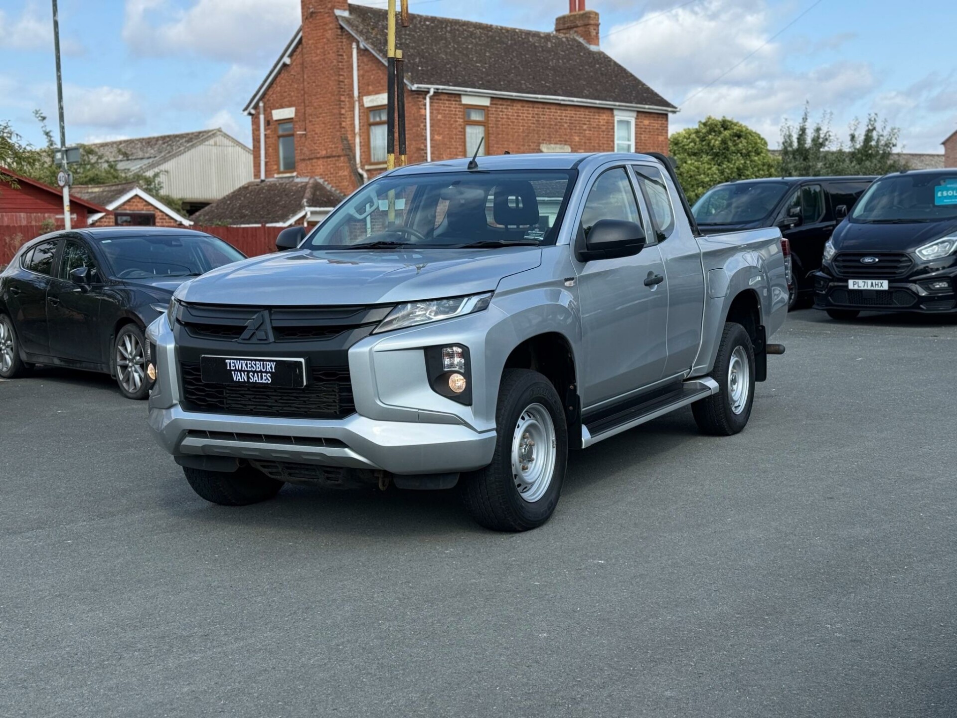 Mitsubishi L200
