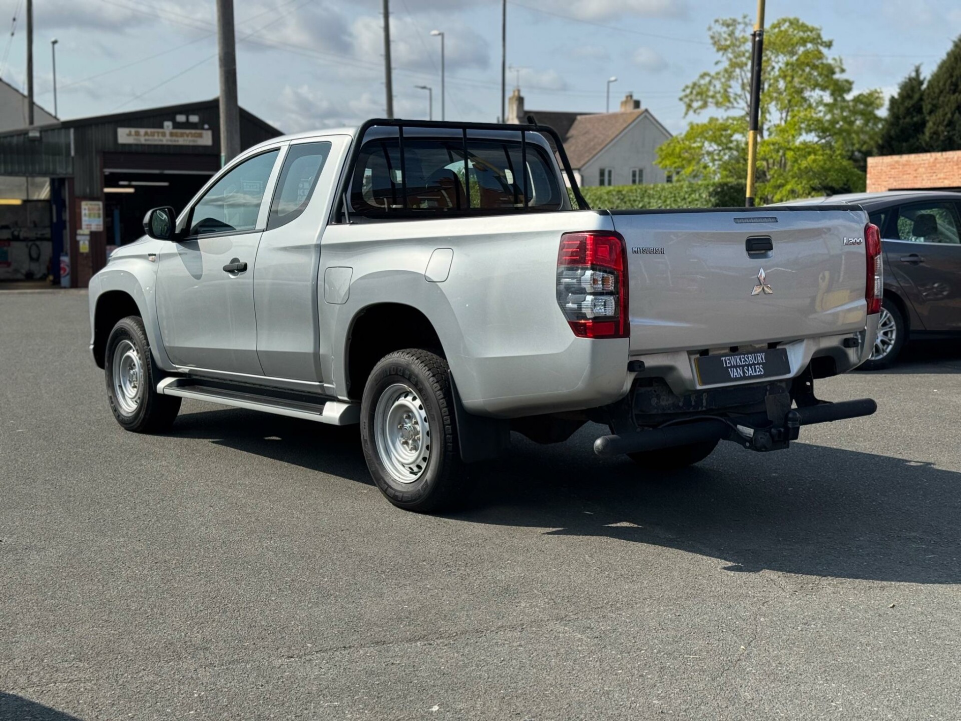 Mitsubishi L200