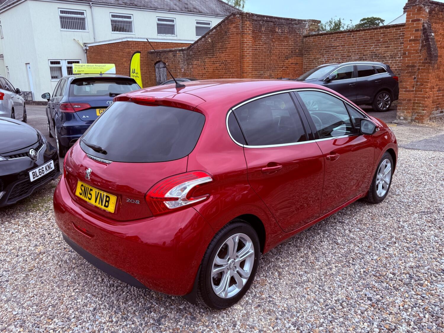 Peugeot 208