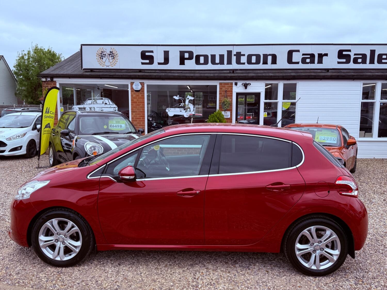 Peugeot 208