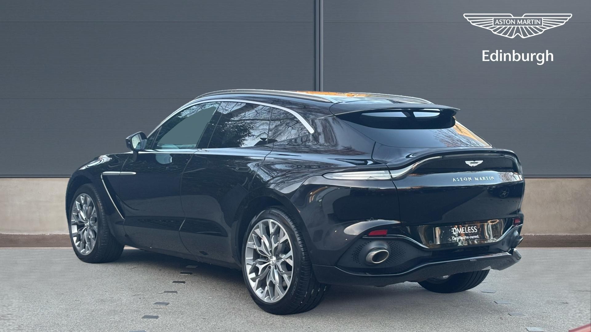 Aston Martin DBX