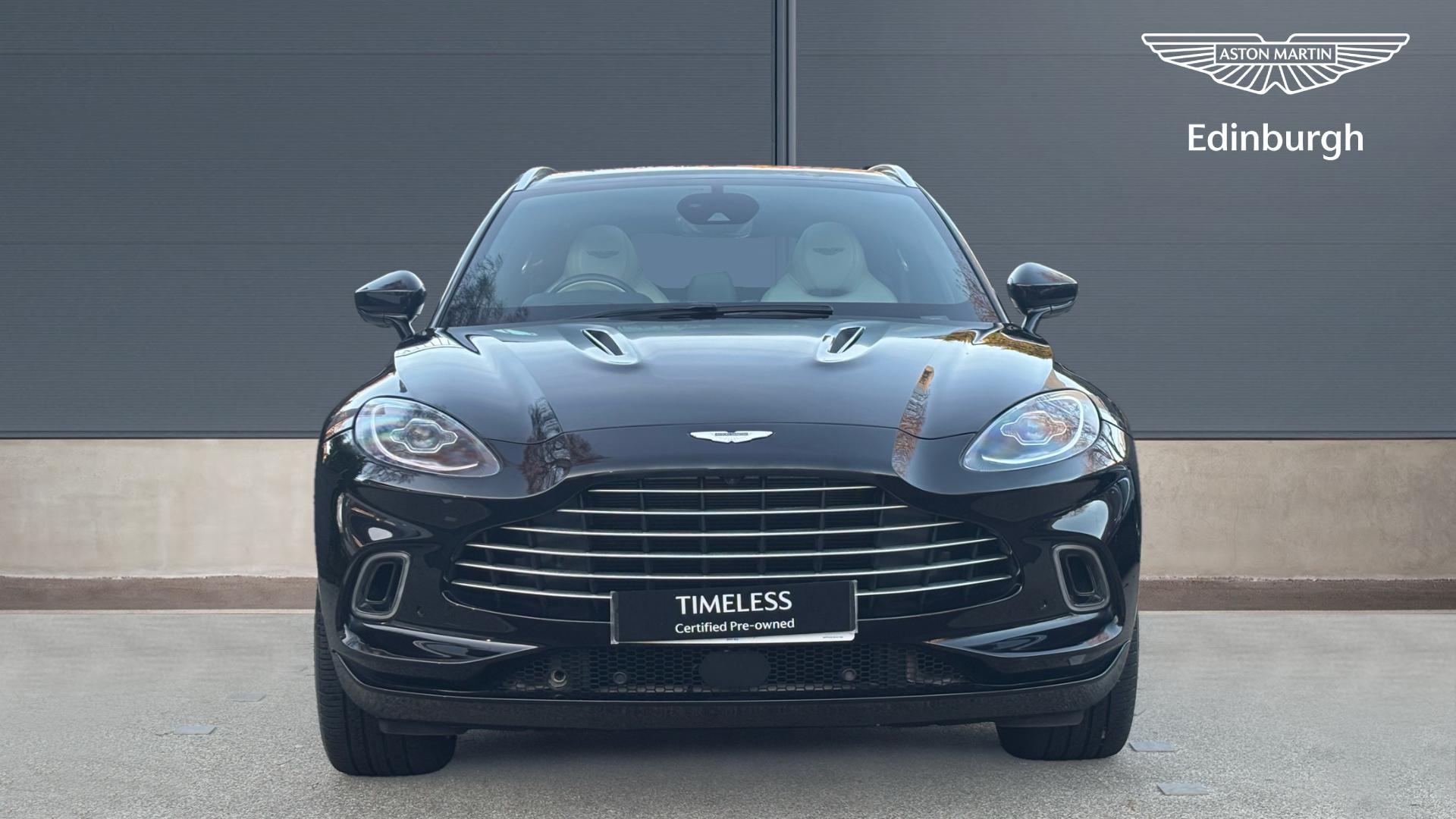 Aston Martin DBX