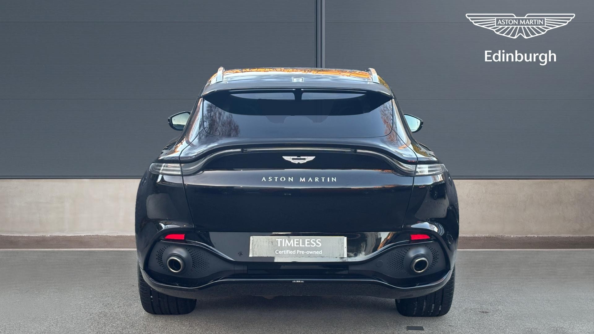 Aston Martin DBX