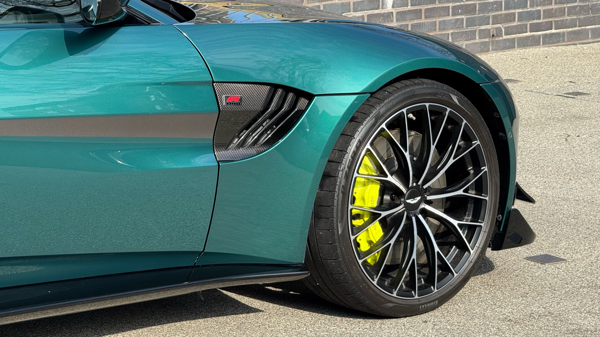 Aston Martin Vantage