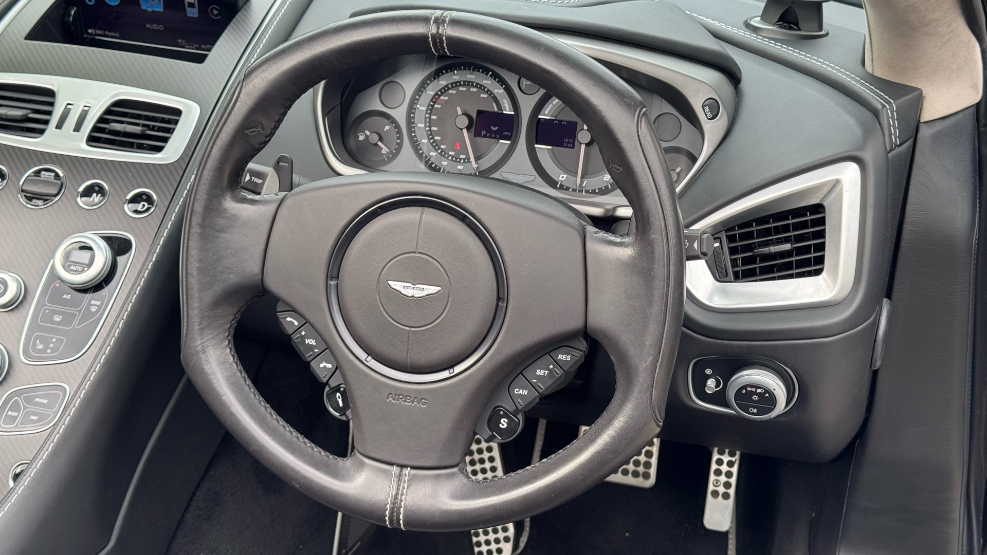 Aston Martin Vanquish