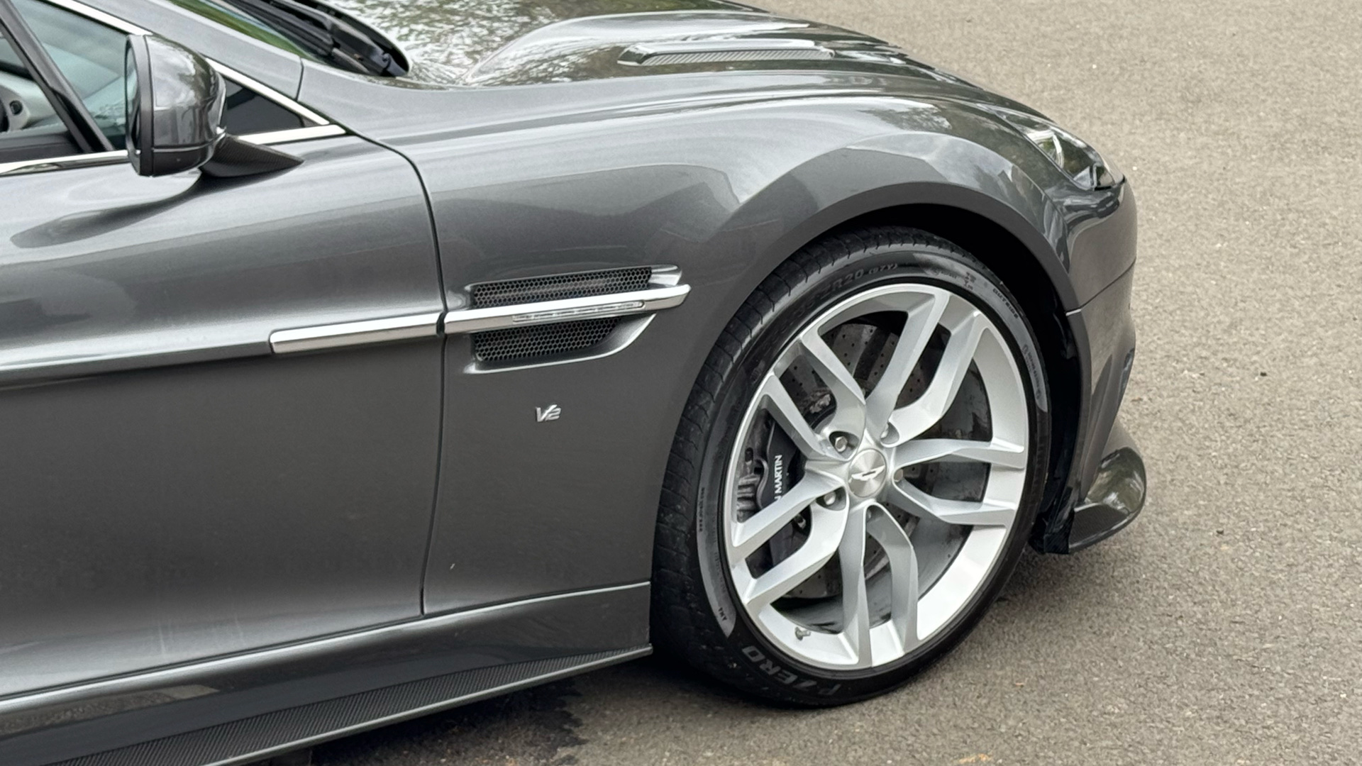 Aston Martin Vanquish