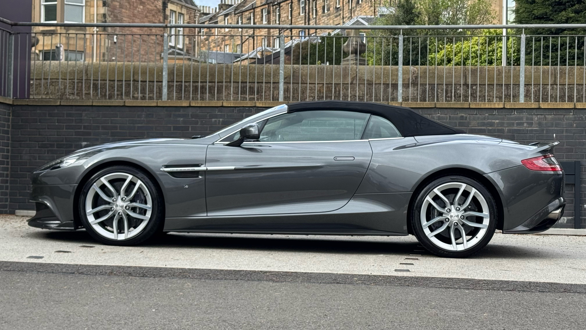 Aston Martin Vanquish