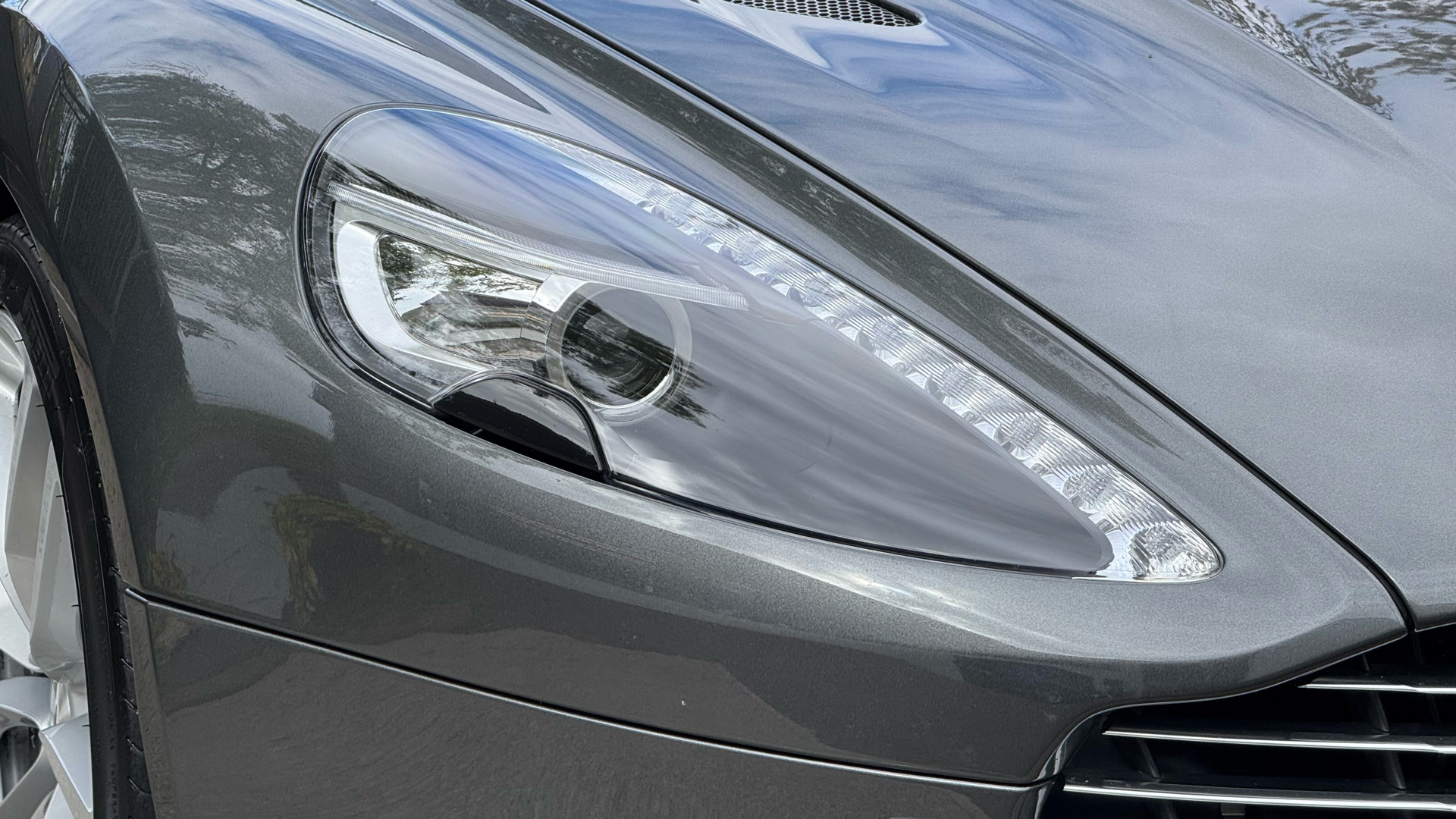 Aston Martin Vanquish