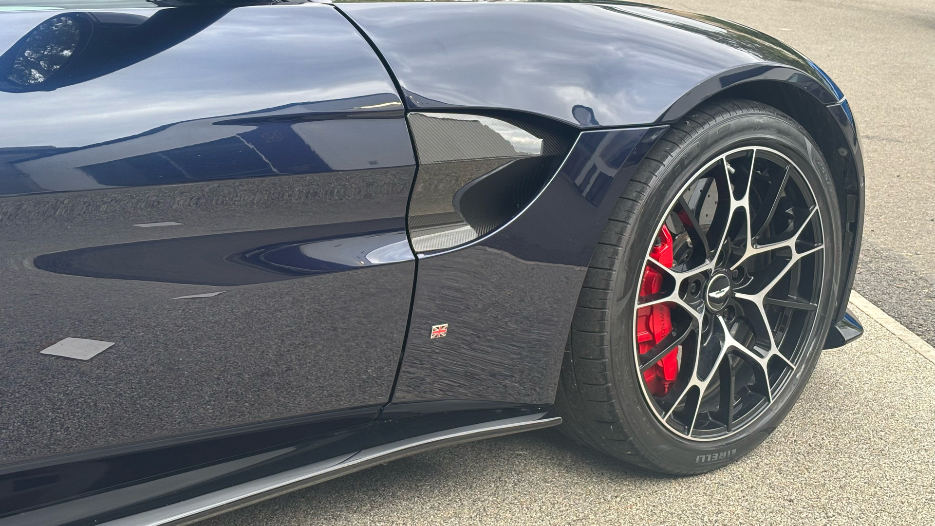 Aston Martin Vantage