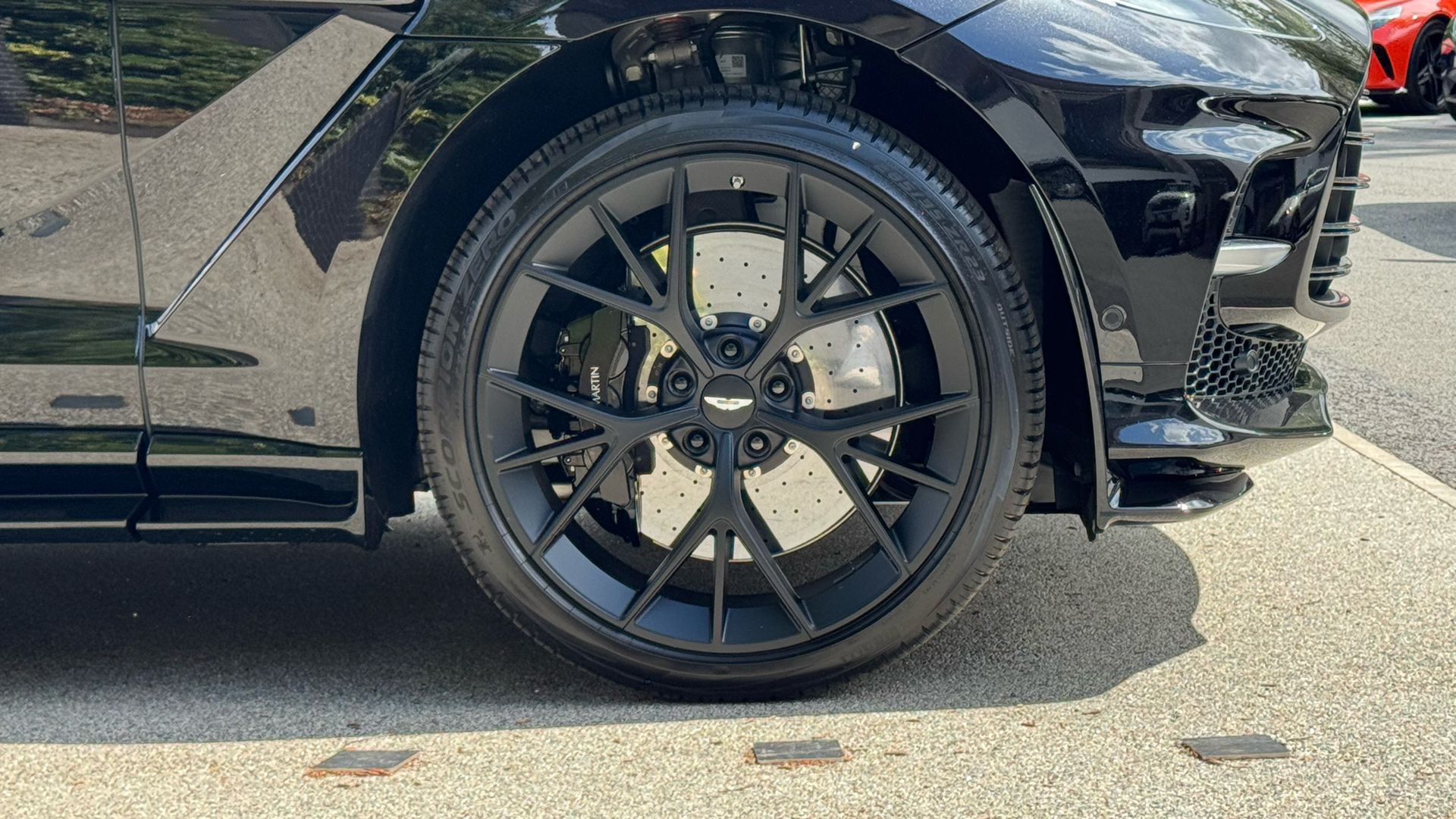 Aston Martin DBX