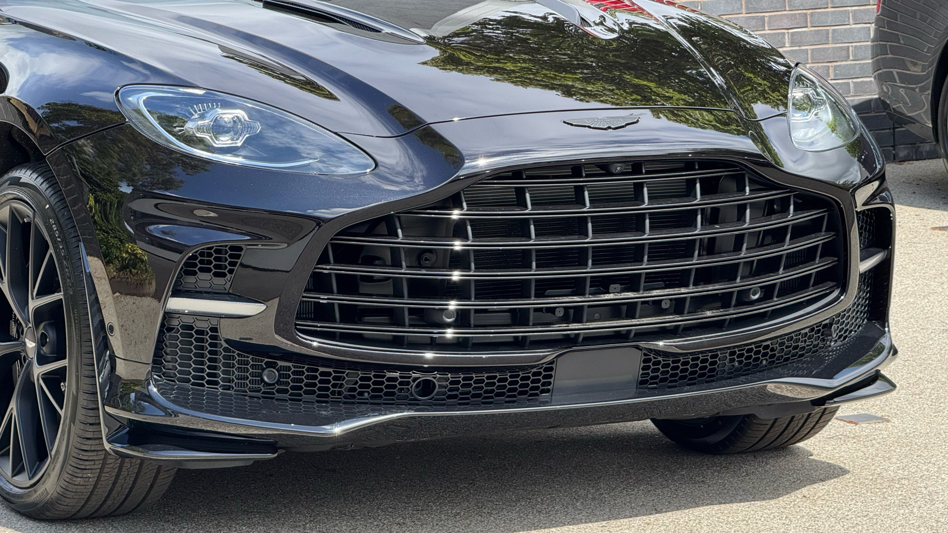 Aston Martin DBX