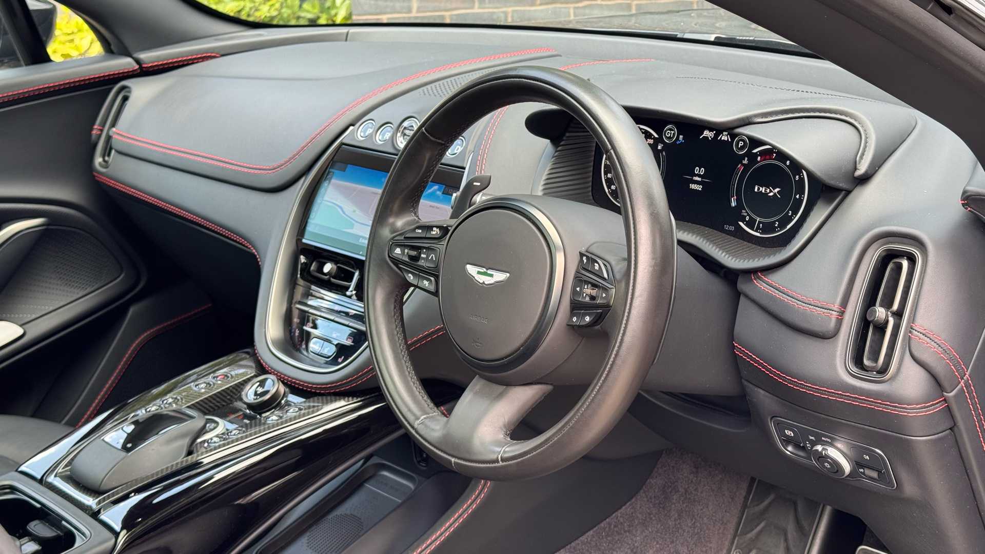 Aston Martin DBX