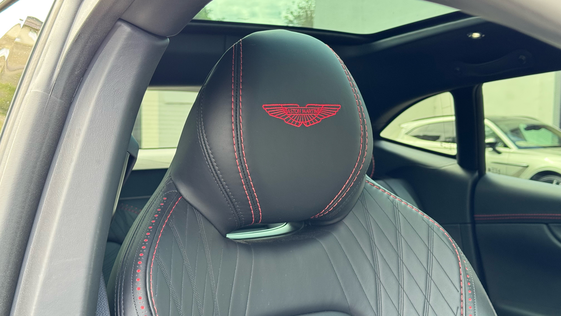 Aston Martin DBX