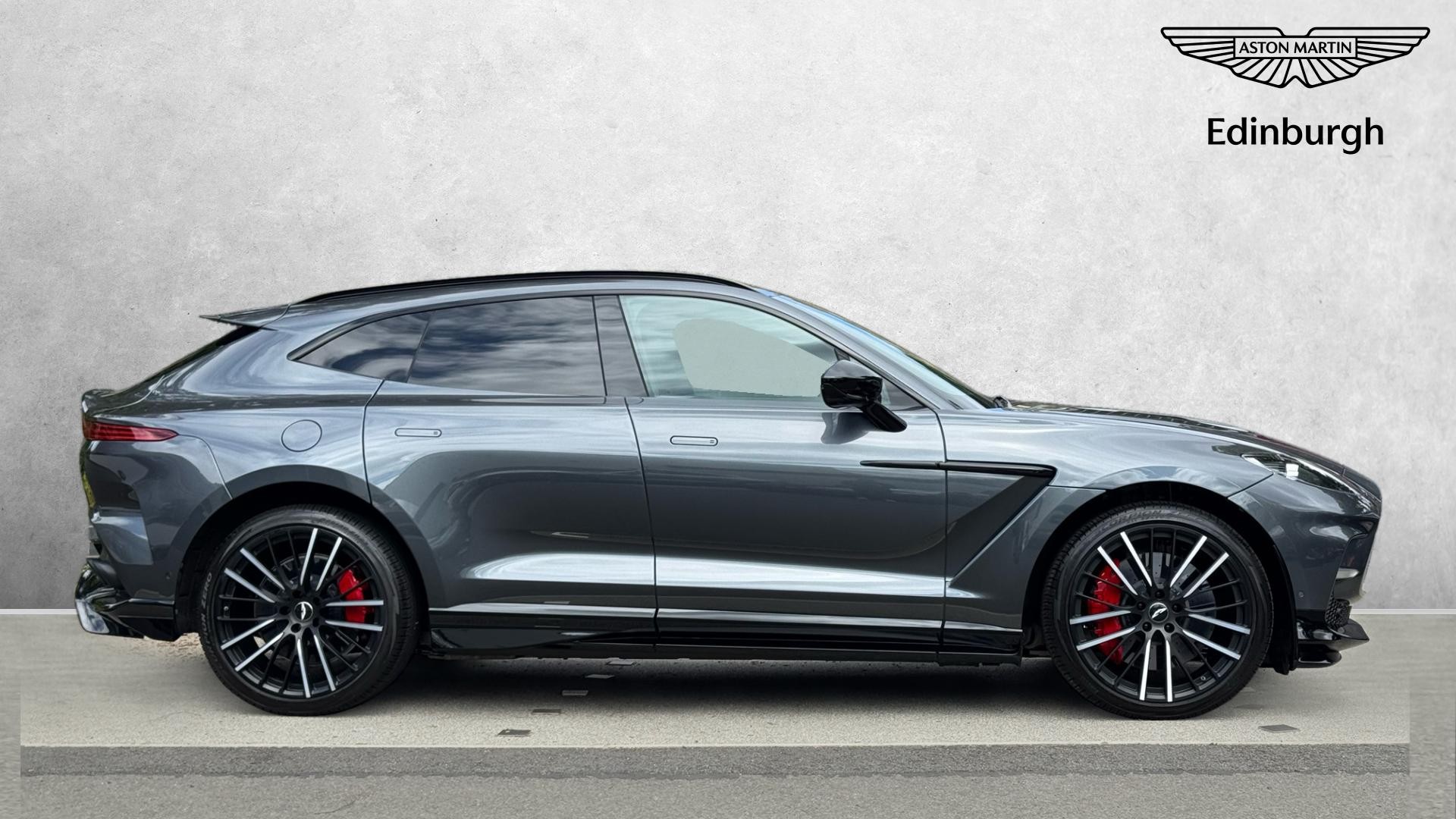 Aston Martin DBX