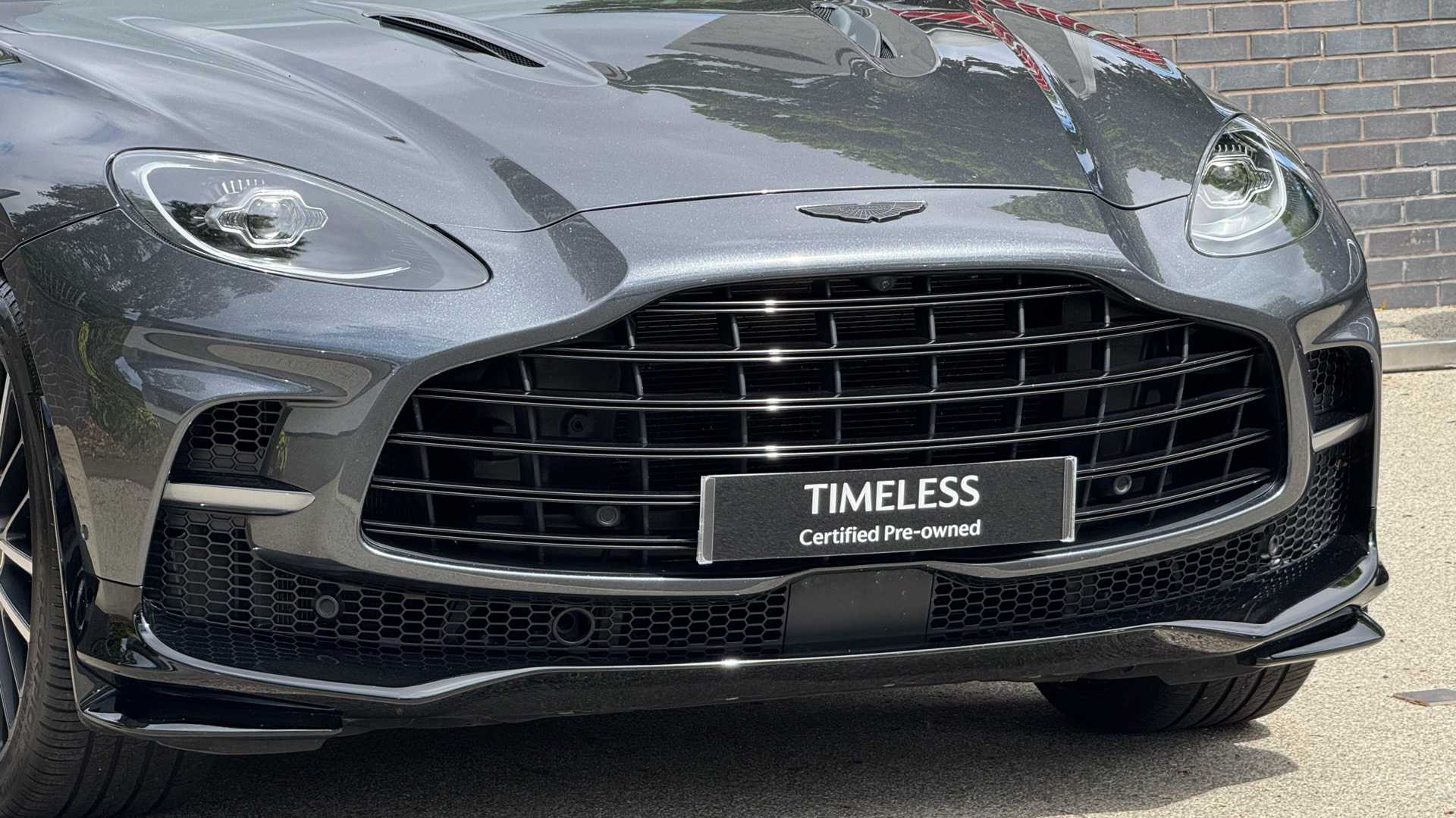 Aston Martin DBX