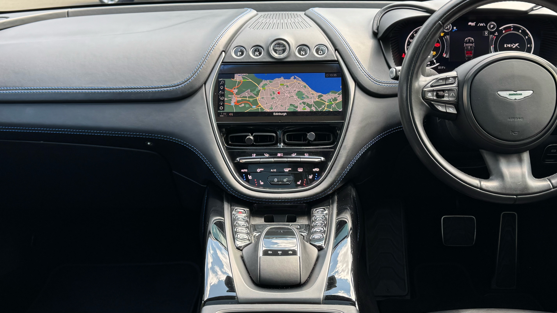 Aston Martin DBX