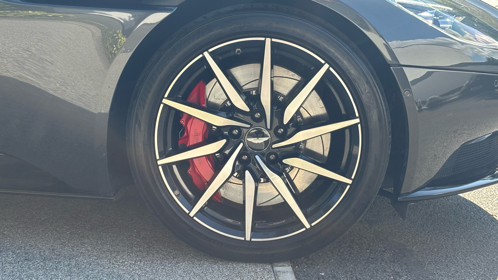 Aston Martin DB11