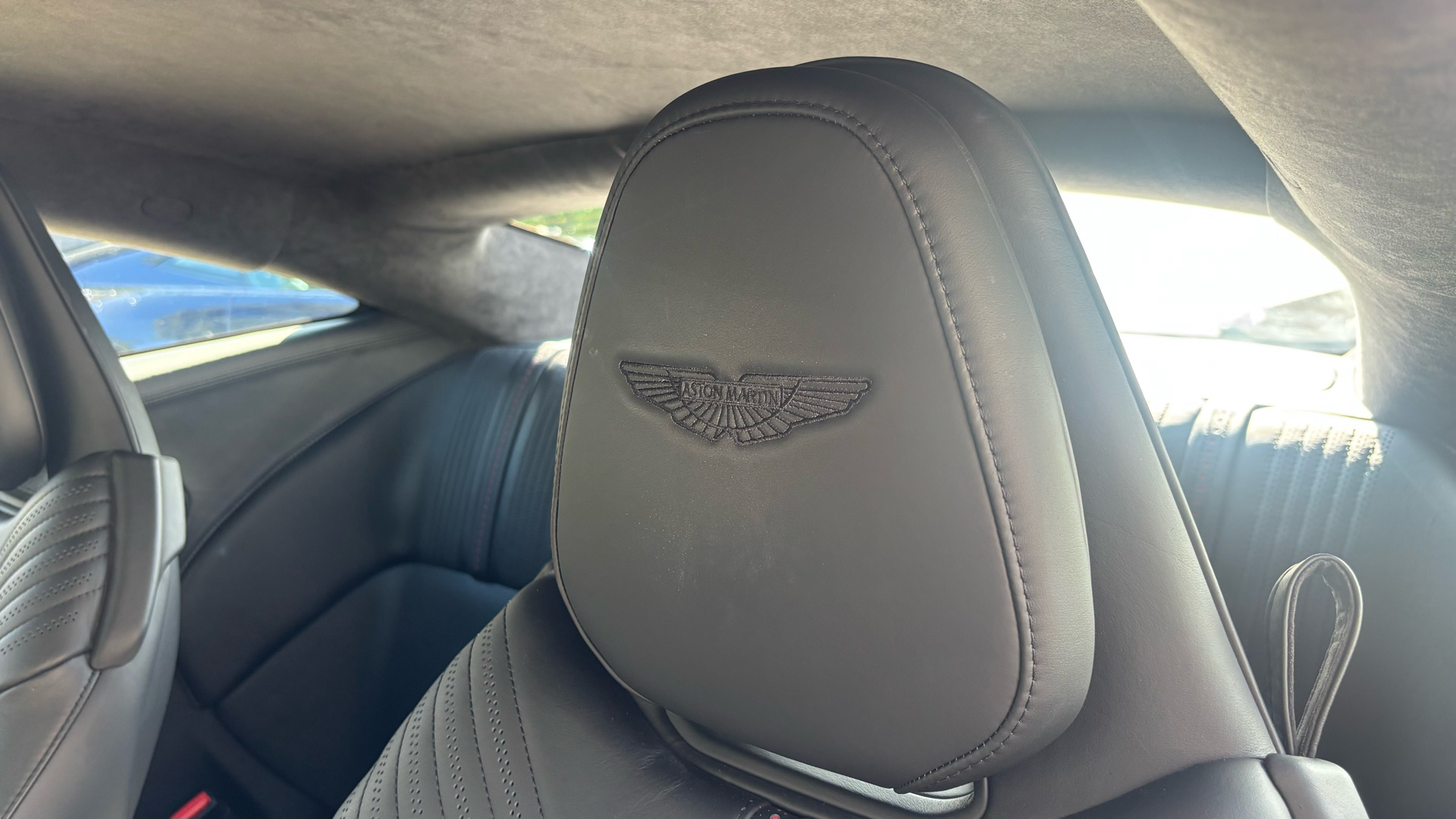 Aston Martin DB11