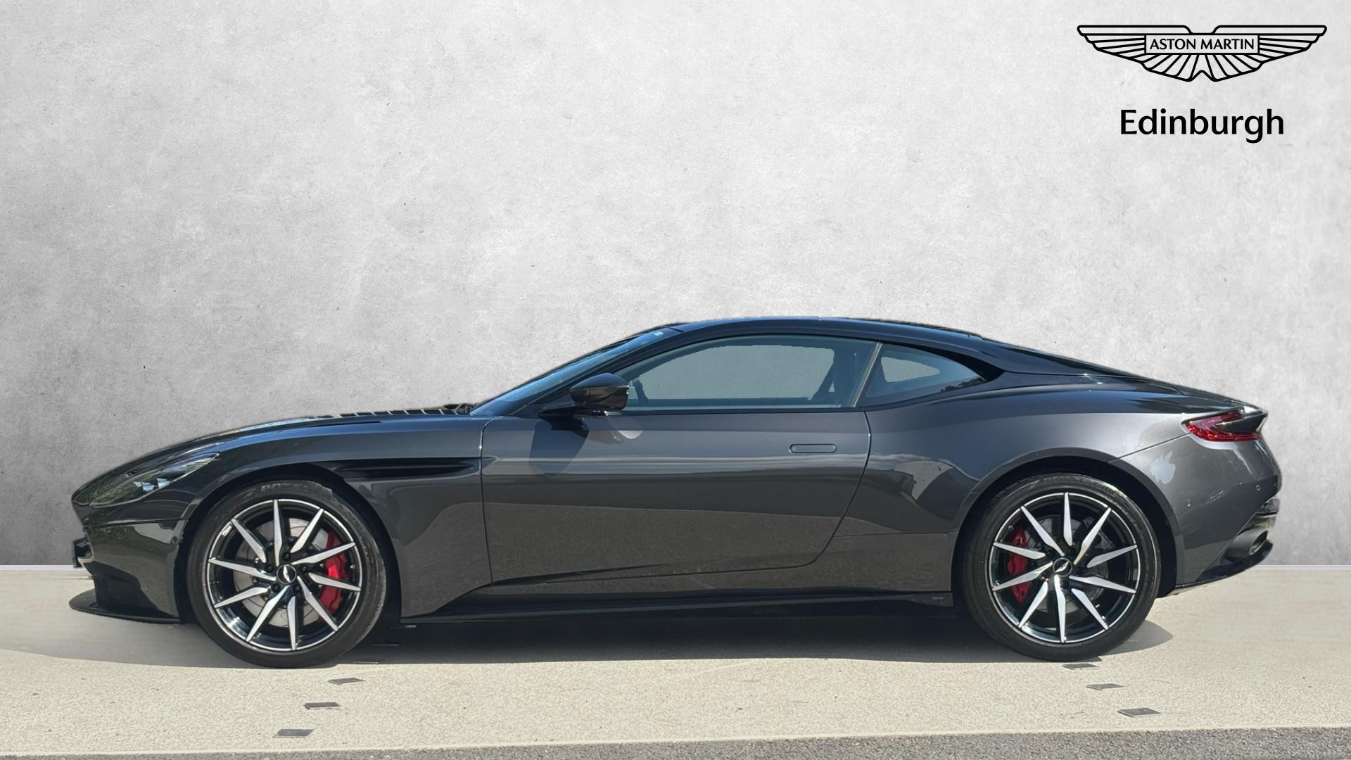 Aston Martin DB11