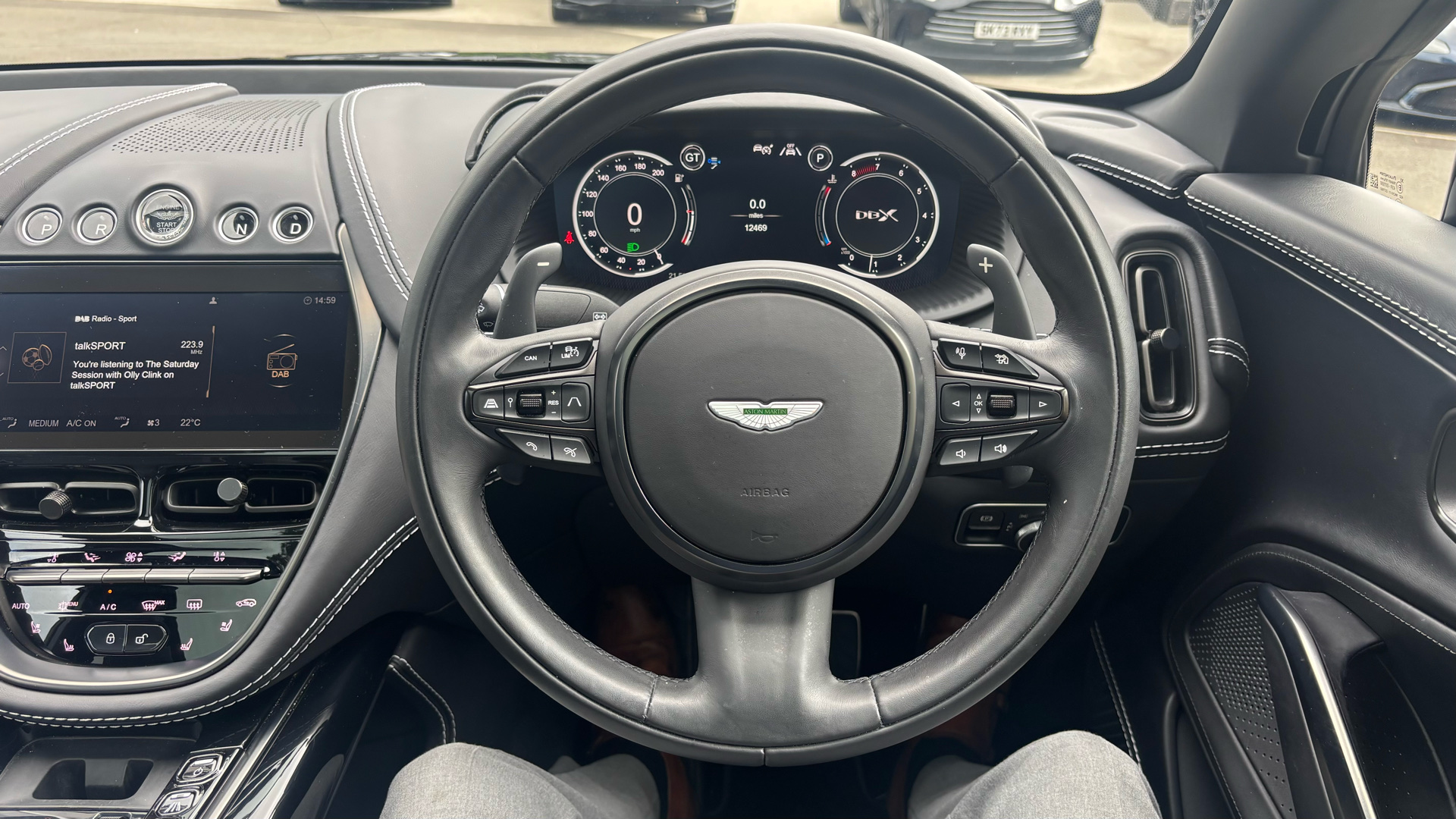 Aston Martin DBX
