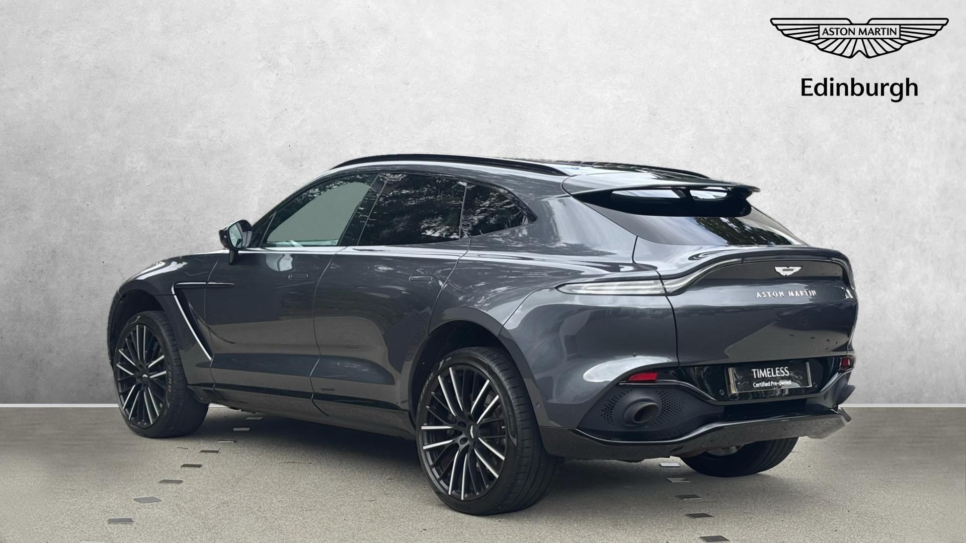 Aston Martin DBX