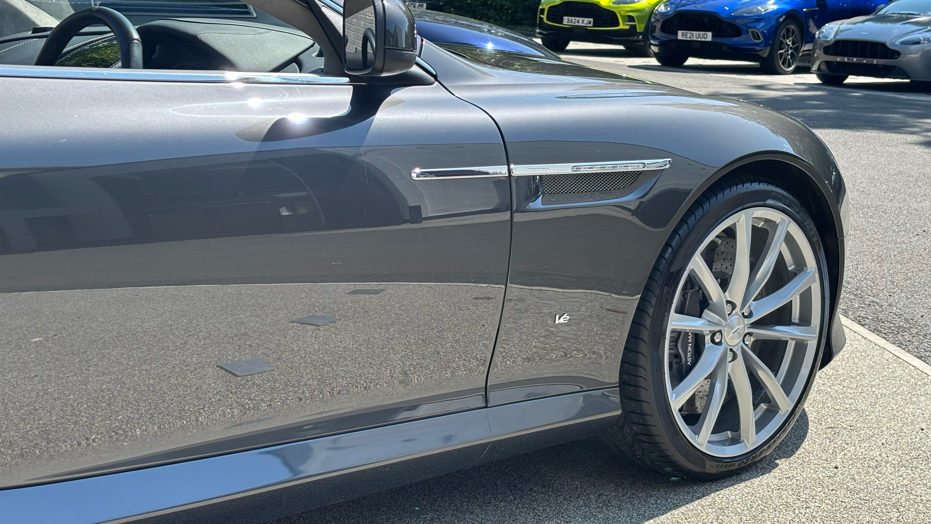 Aston Martin DB9