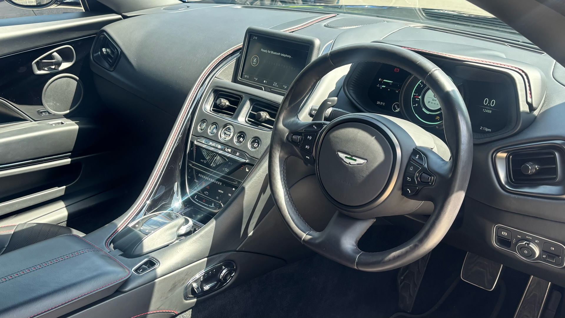 Aston Martin DB11